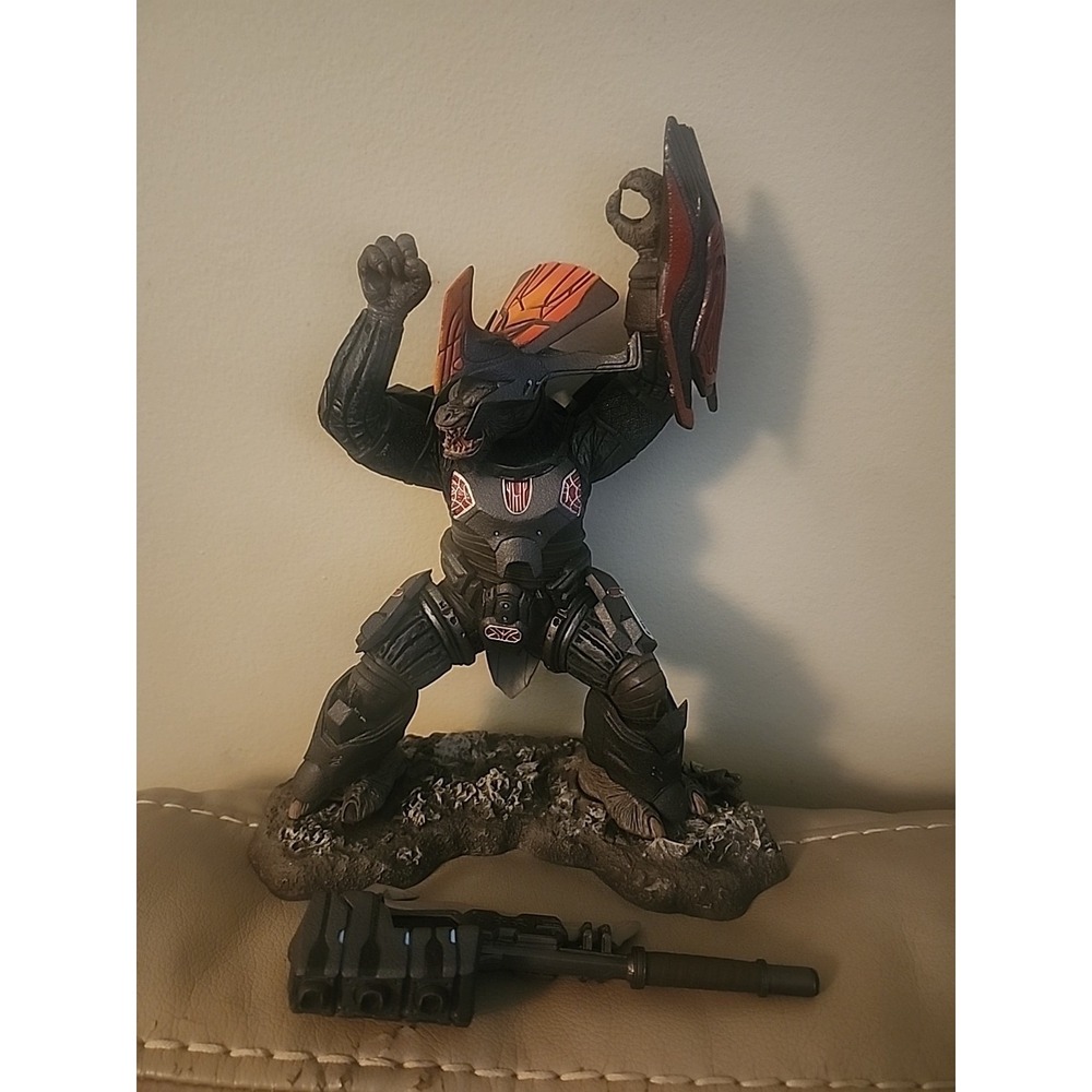 McFarlane‎ Halo 3 Series 1 BRUTE CHIEFTAIN figure LOOSE/COMPLETE Xbox